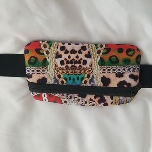 NWOT Adjustable animal print waist bag